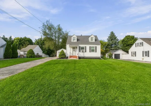 Photo 2 of Single family home for sale at 3 Kinderhook Dr, Poughkeepsie (town), NY 12603 | MLS# 1048856 | Listing updated on 2026-09-12