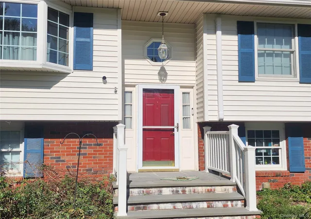 Photo 3 of Single family home for sale at 102 Meadow Ln, La Grange, NY 12603 | MLS# 1048857 | Listing updated on 2026-10-11