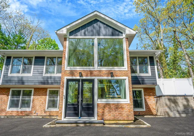Photo 2 of Single family home for sale at 40 Friendly Rd, Smithtown, NY 11787 | MLS# 1048862 | Listing updated on 2026-09-14