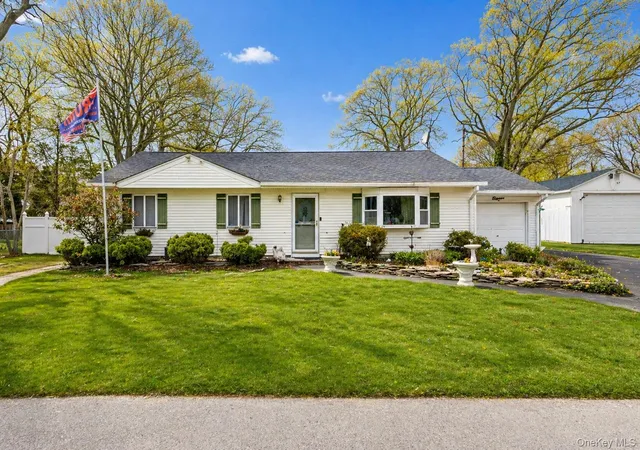 Photo 3 of Single family home for sale at 11 Seaford Rd, Brookhaven, NY 11951 | MLS# 1048876 | Listing updated on 2026-09-12
