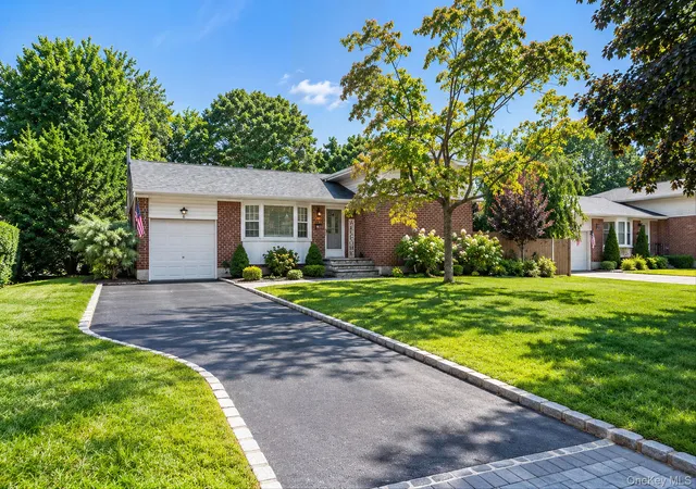 Photo 2 of Sale Pending at 6 Otsego Pl, Huntington, NY 11725 | MLS# 1048882 | Listing updated on 2026-10-08