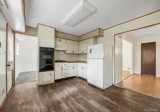Photo 3 of Single family home for sale at 136 Broadway, Huntington, NY 11740 | MLS# 1048885 | Listing updated on 2026-10-01