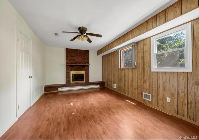Photo 4 of Single family home for sale at 136 Broadway, Huntington, NY 11740 | MLS# 1048885 | Listing updated on 2026-10-01