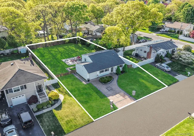Photo 2 of Single family home for sale at 39 Superior St, Brookhaven, NY 11776 | MLS# 1048895 | Listing updated on 2026-09-22
