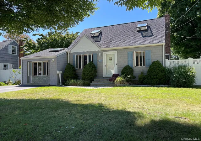 Photo 1 of Single family home for sale at 361 S Clinton Ave, Babylon, NY 11757 | MLS# 1048896 | Listing updated on 2026-09-28