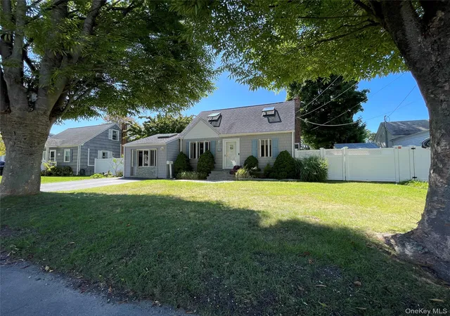 Photo 3 of Single family home for sale at 361 S Clinton Ave, Babylon, NY 11757 | MLS# 1048896 | Listing updated on 2026-09-28