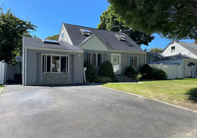 Photo 3 of Single family home for sale at 361 S Clinton Ave, Babylon, NY 11757 | MLS# 1048896 | Listing updated on 2026-09-28