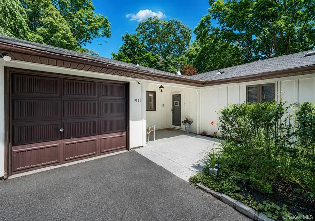 Photo 1 of Single family home for sale at 1011 Old Town Rd, Brookhaven, NY 11727 | MLS# 1048902 | Listing updated on 2026-09-30