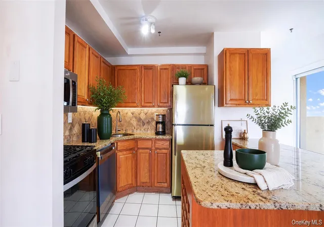 Photo 3 of Condo for sale at 24 Pennyfield Ave #2C, New York, NY 10465 | MLS# 1048930 | Listing updated on 2026-10-08