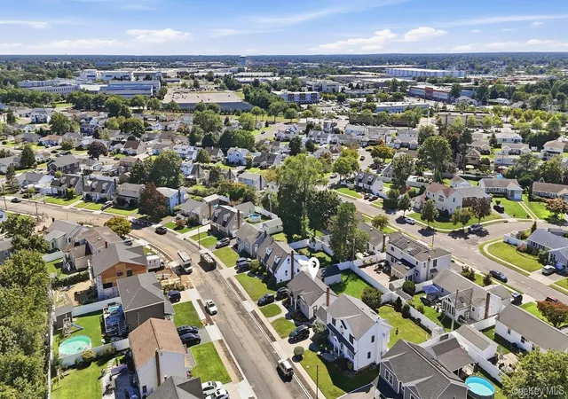 Photo 3 of Single family home for sale at 18 Devon Rd, Oyster Bay, NY 11714 | MLS# 1048948 | Listing updated on 2026-10-04