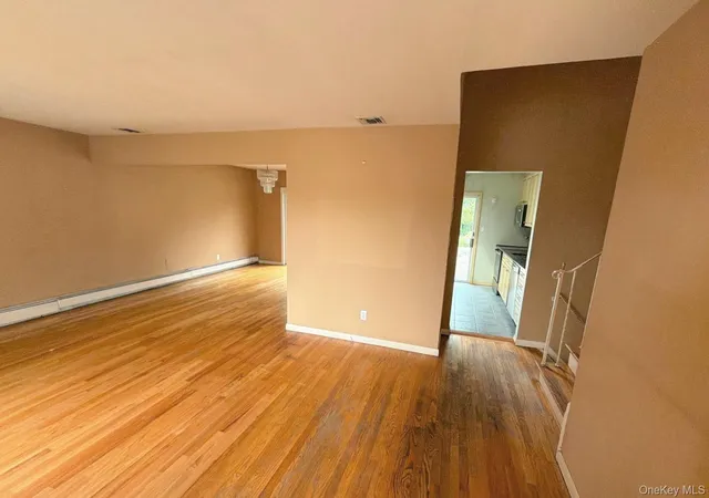 Photo 1 of Single family home for sale at 35 Eagle Ln, Oyster Bay, NY 11735 | MLS# 1048962 | Listing updated on 2026-09-20
