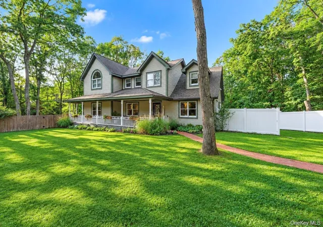 Photo 3 of Single family home for sale at 15 Hillcrest Ave, Brookhaven, NY 11777 | MLS# 1048964 | Listing updated on 2026-09-13