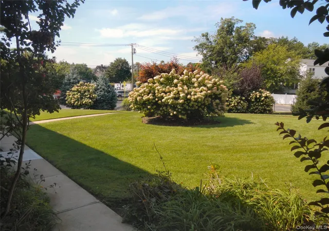 Photo 3 of Sale Pending at 200 Merrick Rd #H, Babylon, NY 11701 | MLS# 1048965 | Listing updated on 2026-09-25