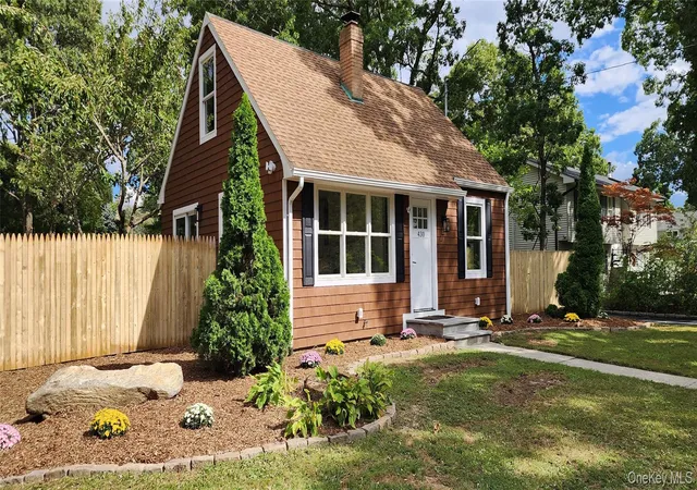 Photo 1 of Single family home for sale at 430 Boxwood Dr, Brookhaven, NY 11967 | MLS# 1048972 | Listing updated on 2026-10-06