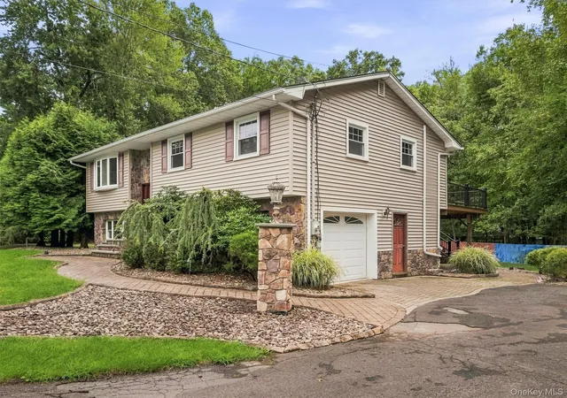 Photo 2 of Sale Pending at 14 Karl Ct, Clarkstown, NY 10920 | MLS# 1048983 | Listing updated on 2026-09-17