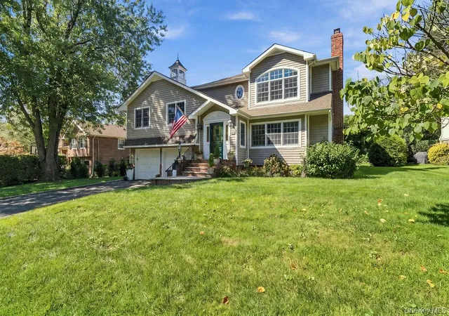 Photo 1 of Sale Pending at 4 Bayview Cir, North Hempstead, NY 11030 | MLS# 1048985 | Listing updated on 2026-10-07