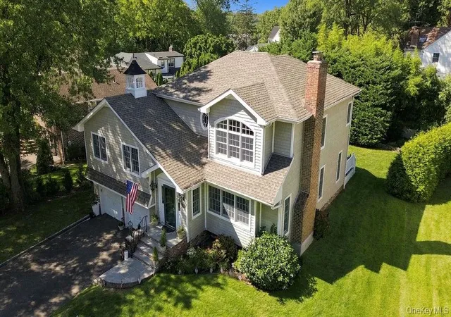Photo 2 of Sale Pending at 4 Bayview Cir, North Hempstead, NY 11030 | MLS# 1048985 | Listing updated on 2026-10-07