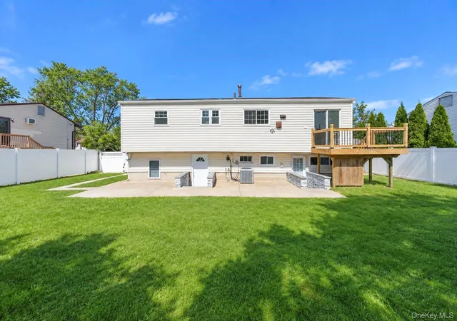 Photo 4 of Single family home for sale at 16 Berkeley Ave, Brookhaven, NY 11784 | MLS# 1048999 | Listing updated on 2026-10-03
