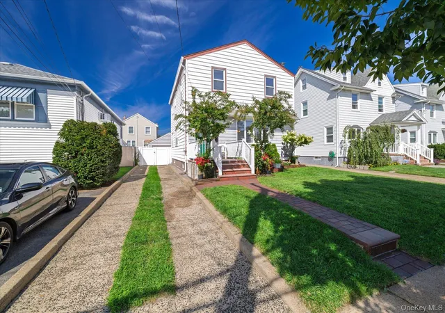 Photo 3 of Single family home for sale at 48 W Windsor Pkwy, Hempstead, NY 11572 | MLS# 1049001 | Listing updated on 2026-09-29
