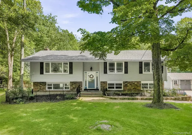 Photo 3 of Single family home for sale at 264 Bull Ml Rd, Chester Town, NY 10918 | MLS# 1049026 | Listing updated on 2026-09-16