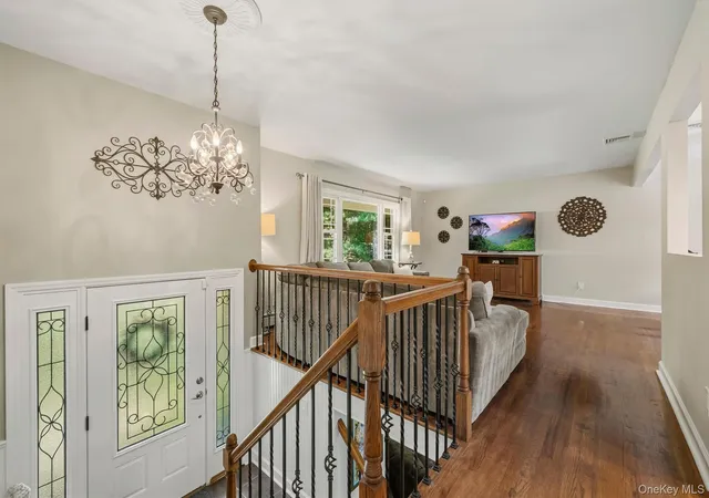Photo 3 of Single family home for sale at 264 Bull Ml Rd, Chester Town, NY 10918 | MLS# 1049026 | Listing updated on 2026-09-16