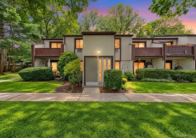 Photo 1 of Condo for sale at 107 Richmond Blvd #4B, Islip, NY 11779 | MLS# 1049083 | Listing updated on 2026-10-01