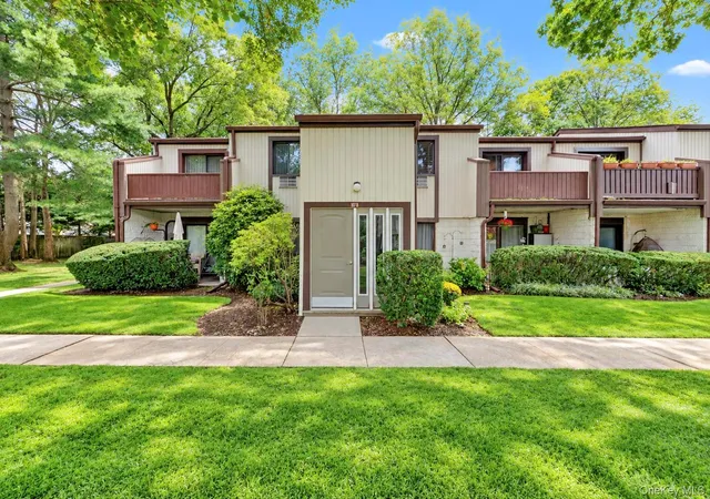 Photo 2 of Condo for sale at 107 Richmond Blvd #4B, Islip, NY 11779 | MLS# 1049083 | Listing updated on 2026-10-01