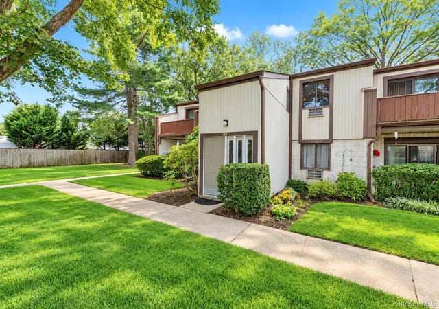 Photo 3 of Condo for sale at 107 Richmond Blvd #4B, Islip, NY 11779 | MLS# 1049083 | Listing updated on 2026-10-01