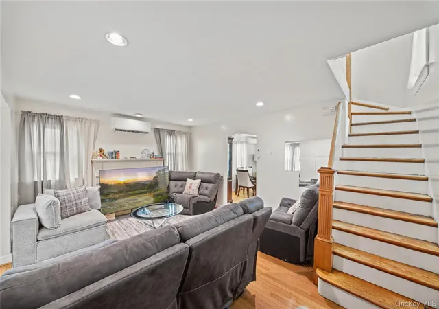 Photo 4 of Single family home for sale at 432 Bedford Ave, Mount Vernon, NY 10553 | MLS# 1049085 | Listing updated on 2026-10-21