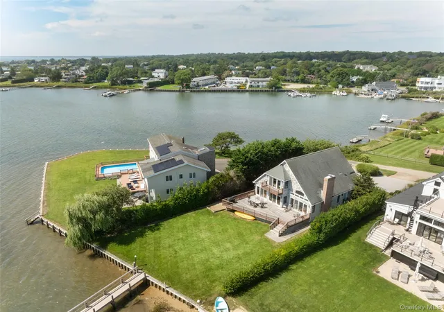 Photo 2 of Single family home for sale at 38 Old Fort Ln, Southampton, NY 11968 | MLS# 1049087 | Listing updated on 2026-09-29