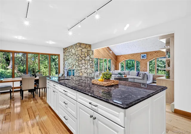 Photo 4 of Single family home for sale at 4 Parkwood Dr, North Hempstead, NY 11023 | MLS# 1049118 | Listing updated on 2026-10-08