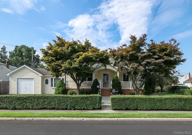 Photo 2 of Sale Pending at 46 Woodbine Dr E, Oyster Bay, NY 11801 | MLS# 1049130 | Listing updated on 2026-09-18