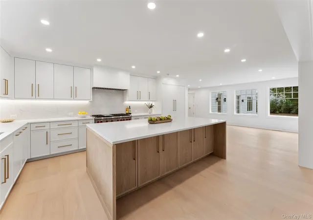 Photo 4 of Single family home for sale at 65 Fox Meadow Rd, Scarsdale, NY 10583 | MLS# 1049142 | Listing updated on 2026-09-12