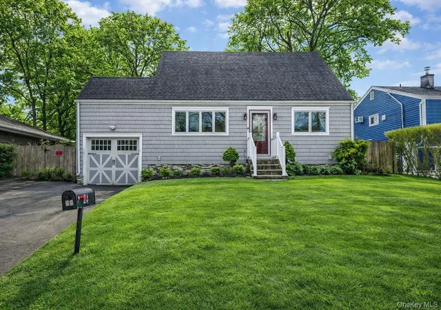 Photo 1 of Single family home for sale at 24 Lantern St, Huntington, NY 11743 | MLS# 1049147 | Listing updated on 2026-10-03