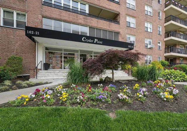 House for sale at 162-21 Powells Cvs Blvd #6P, New York, NY 11357 | MLS# 1049152 | Listing updated on 2026-10-11