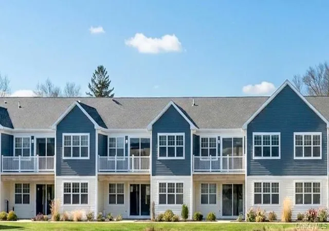 Condo for sale at 606 Bay View Cir #6, Brookhaven, NY 11955 | MLS# 1049172