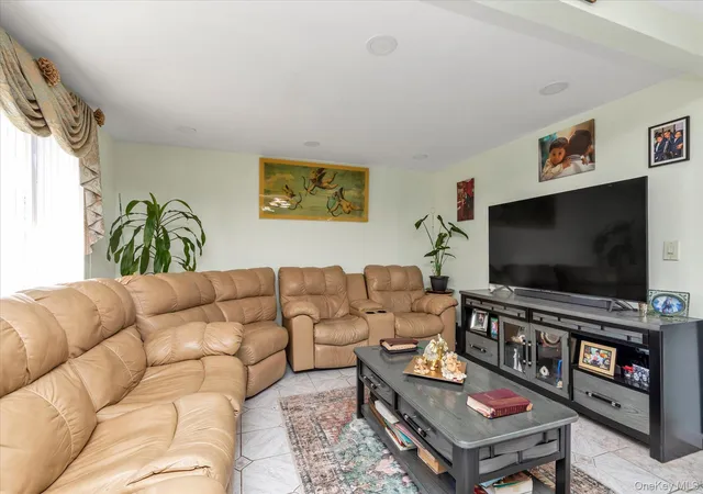 Photo 3 of Single family home for sale at 15 Hudson Ave, Hempstead, NY 11580 | MLS# 1049185 | Listing updated on 2026-09-16