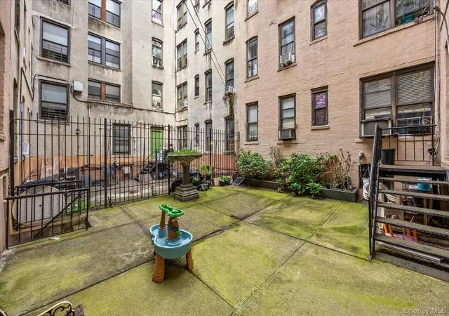 Photo 3 of House for sale at 101 Linden St #2F, New York, NY 11221 | MLS# 1049189 | Listing updated on 2026-09-13