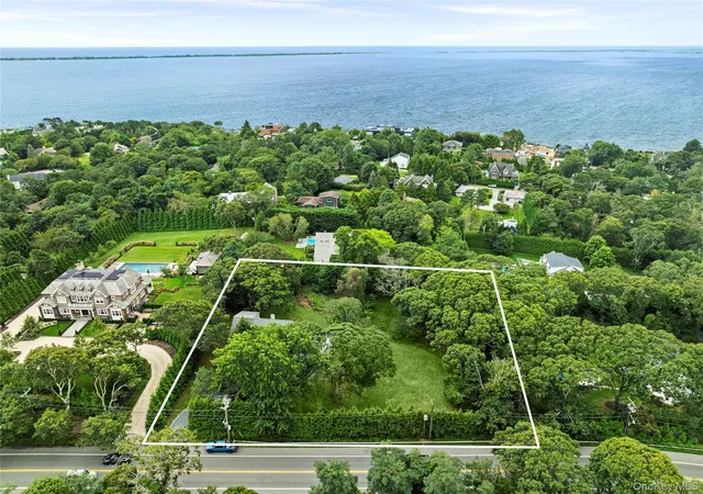 Photo 1 of Single family home for sale at 422 Montauk Hwy, Southampton, NY 11968 | MLS# 1049213 | Listing updated on 2026-10-07