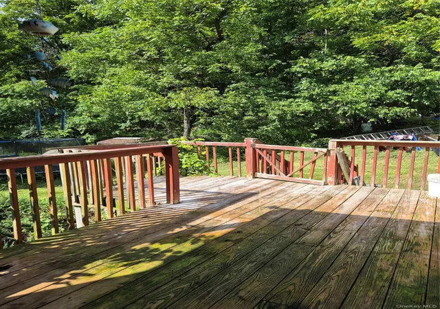 Photo 3 of Single family home for sale at 10 Cedar St, Hyde Park, NY 12580 | MLS# 1049221 | Listing updated on 2026-09-13