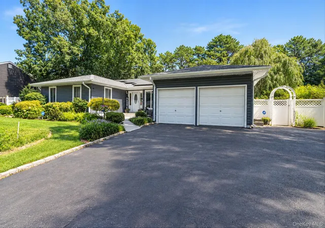 Photo 1 of Single family home for sale at 17 Mill St, Brookhaven, NY 11776 | MLS# 1049223 | Listing updated on 2026-10-06