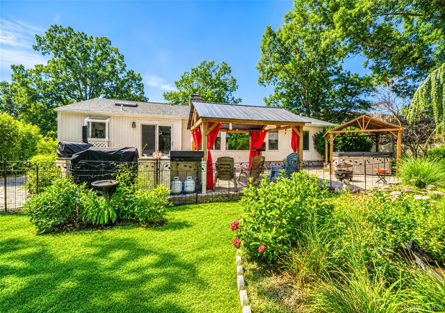 Photo 34 of Single family home for sale at 17 Mill St, Brookhaven, NY 11776 | MLS# 1049223 | Listing updated on 2026-10-06