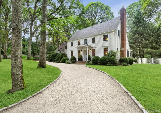 Photo 1 of Single family home for sale at 16 Stock Farm Ln, Southampton, NY 11963 | MLS# 1049226 | Listing updated on 2026-09-18