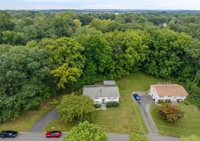 Photo 4 of Single family home for sale at 60 Gerardine Pl, Clarkstown, NY 10956 | MLS# 1049227 | Listing updated on 2026-09-12