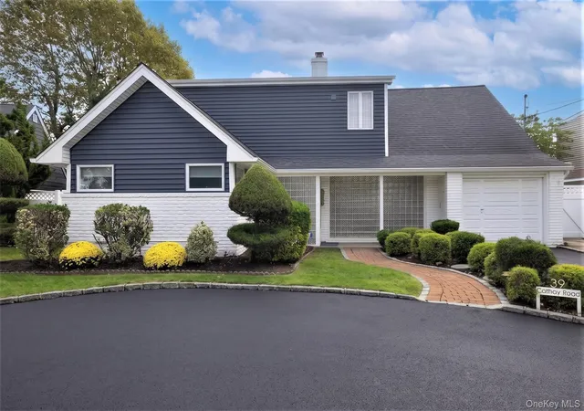 Photo 3 of Single family home for sale at 39 Cathay Rd, Hempstead, NY 11518 | MLS# 1049266 | Listing updated on 2026-10-01