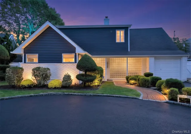 Photo 2 of Single family home for sale at 39 Cathay Rd, Hempstead, NY 11518 | MLS# 1049266 | Listing updated on 2026-10-01