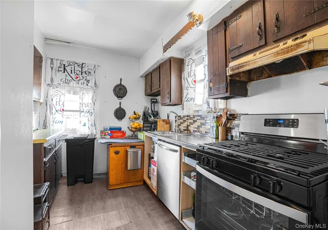 Photo 4 of Single family home for sale at 8806 Hollis Ct Blvd, New York, NY 11427 | MLS# 1049303 | Listing updated on 2026-10-03