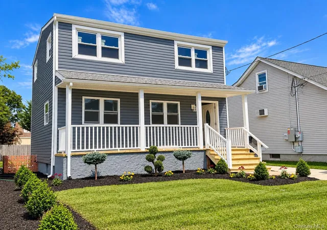 Photo 3 of Sale Pending at 10 Frank Ave, Hempstead, NY 11710 | MLS# 1049304 | Listing updated on 2026-10-08