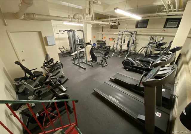 Listing Photo 5 - Condo for sale in building located at 32-23 90Th St, New York, NY 11369 - Unit #405