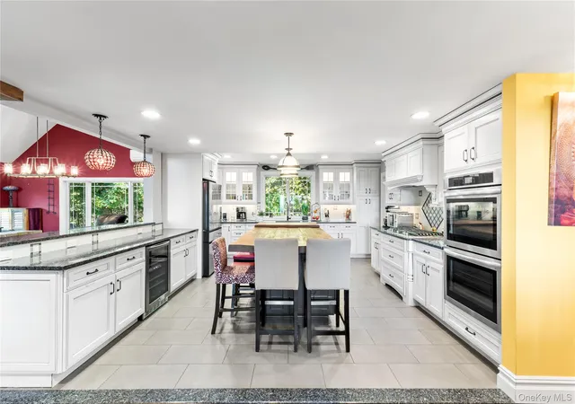Photo 4 of Single family home for sale at 283 New Hempstead Rd, Clarkstown, NY 10956 | MLS# 1049311 | Listing updated on 2026-10-12